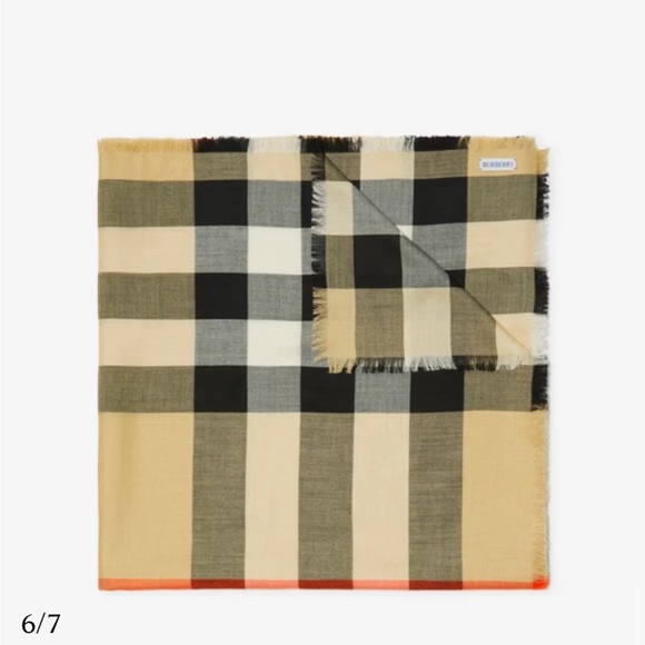 Burberry Cashmere Silk Scarf sand color New with tag - Picture 7 of 9